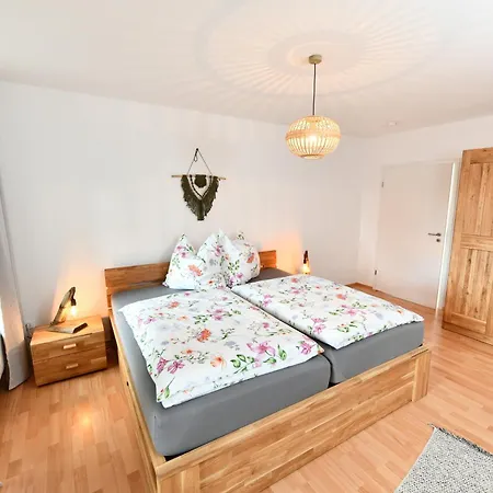 Am Altenlinderstall * 林德拉